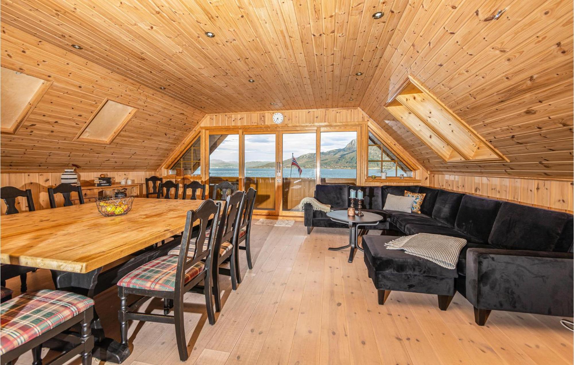 Awesome Home In Kvamsoy With Jacuzzi Sandvik  Kültér fotó